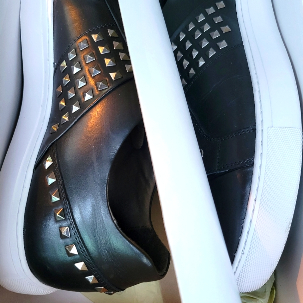 Robert Graham sneaker